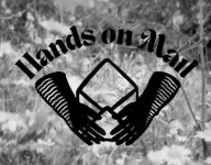 Hands on Mail Club logo